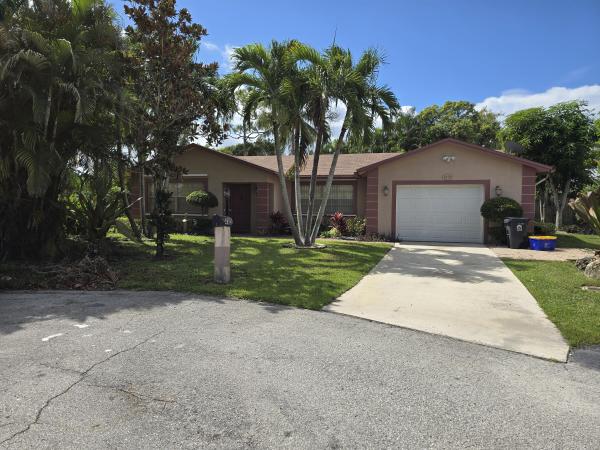 Lucerne Lakes North, 4125 Pine Branch Cir, Lake Worth Beach, Florida 33467, image 1