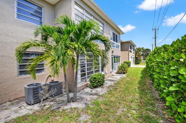 Palm Greens At Villa Del Ray, 13682 Via Flora, Delray Beach, Florida 33484, image 1