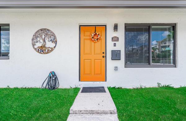 Jefferson Terminals Townhouses, 2015 Wilkins Ave, West Palm Beach, Florida 33401, image 1