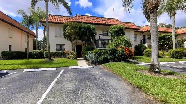 Lucerne Lakes Golf Colony, 7214 Golf Colony Ct #101, Lake Worth Beach, Florida 33467, image 1