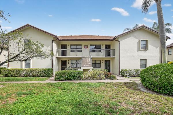 7657 Tahiti Ln #202, Lake Worth Beach, Florida 33467, image 1