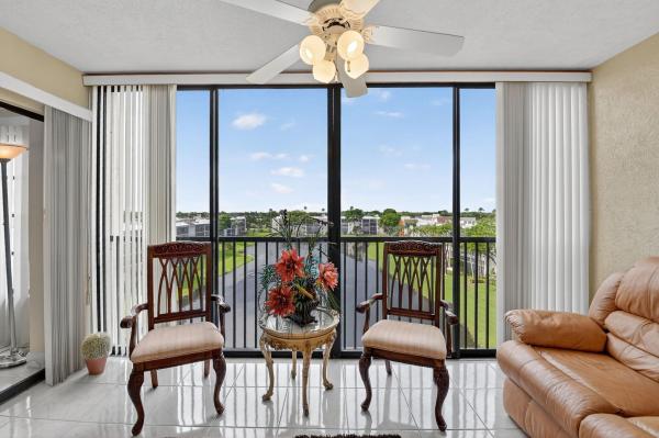 Huntington Lakes 1, 14460 Strathmore Ln #605, Delray Beach, Florida 33446, image 1