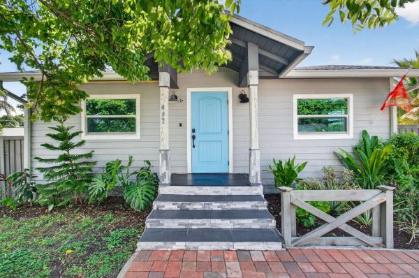 Lake Worth Town, 402 S B St, Lake Worth Beach, Florida 33460, image 1
