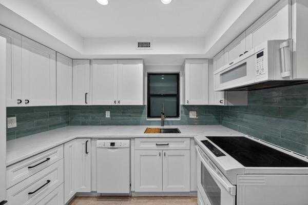 Banyan Courts, 149 NW 70th St #204A, Boca Raton, Florida 33487, image 2