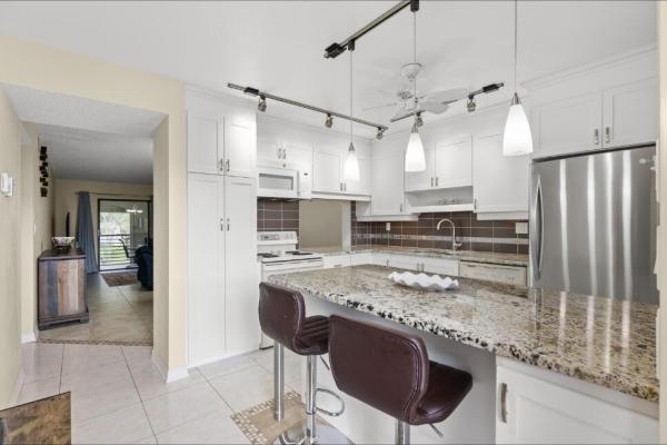 Lakes Of Carriage Hills, 6095 N Sabal Palm Blvd #210, Tamarac, Florida 33319, image 1