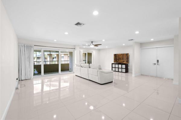Courtyard, 1100 Surf Rd #214, Riviera Beach, Florida 33404, image 1
