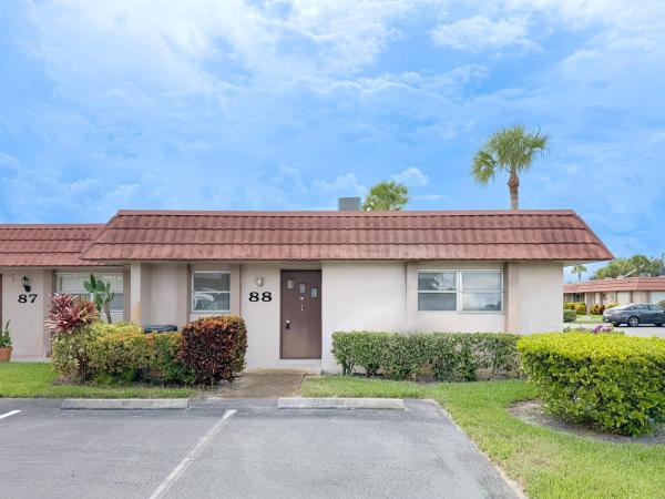 Fernley 2 At Cresthaven Townhomes, 5775 W Fernley Dr #88, West Palm Beach, Florida 33415, image 1