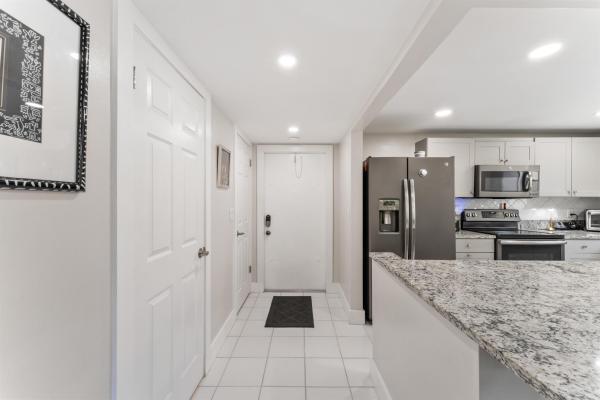 Shore Side, 720 N Dixie Hwy #303, Lantana, Florida 33462, image 1