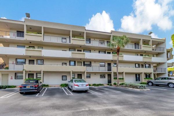555 Banyan Tree Ln #302, Delray Beach, Florida 33483, image 1