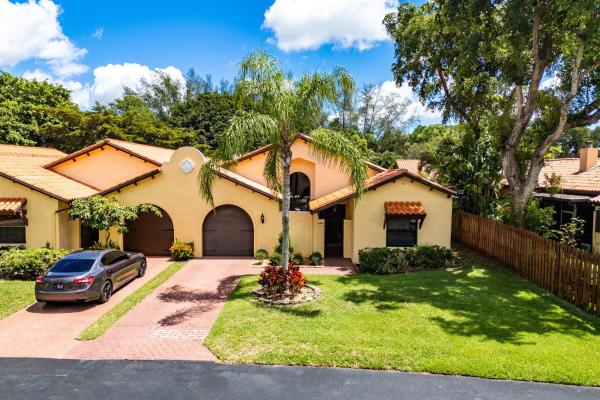 Casa Del Rey, 13676 Cortez Dr, Delray Beach, Florida 33484, image 1