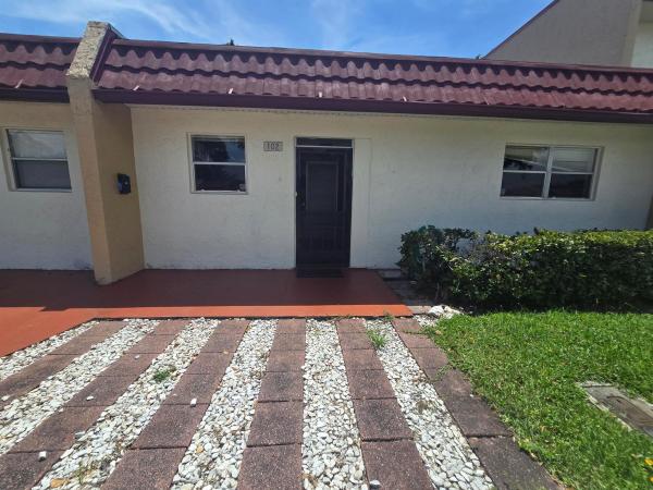 102 Lake Anne Dr, West Palm Beach, Florida 33411, image 1