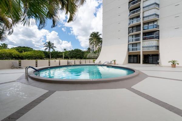 Lincoln Tower, 2400 Presidential Way #801, West Palm Beach, Florida 33401, image 1