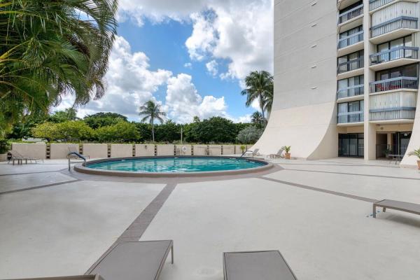 Lincoln Tower, 2400 Presidential Way #801, West Palm Beach, Florida 33401, image 1