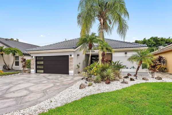 Boca Woods Country Club, 21380 Bridge View Dr, Boca Raton, Florida 33428, image 1