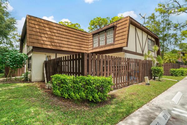 Weybridge Townhomes, 134 Weybridge Cir #B, Royal Palm Beach, Florida 33411, image 1