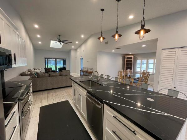 Huntington Pointe, 6157 Sunny Pointe Cir, Delray Beach, Florida 33484, image 1