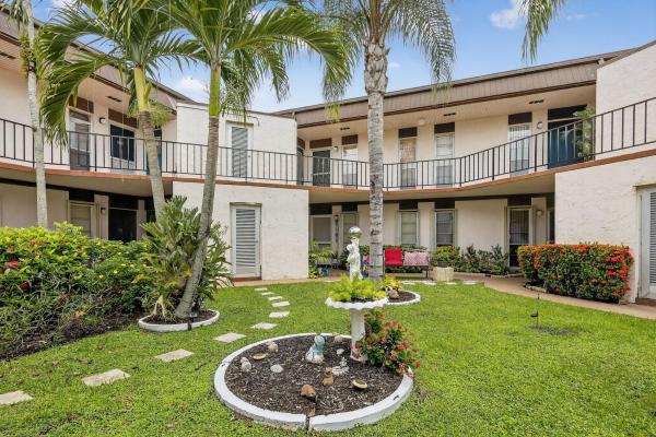 6 Greenway Vlg N 210, Royal Palm Beach, Florida 33411, image 1