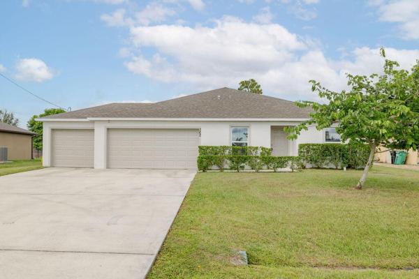 Northport Village, 362 NW Bayshore Blvd, Port St. Lucie, Florida 34983, image 1
