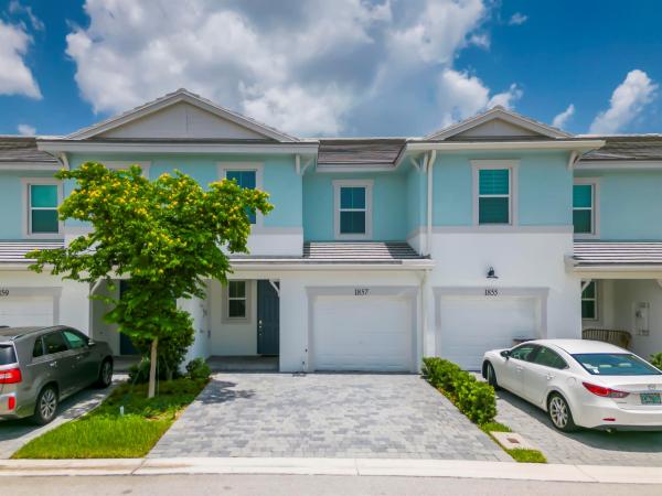 Sandpiper Pointe, 1857 Spoonbill Ct, Deerfield Beach, Florida 33442, image 1