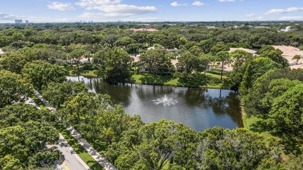 Sun Terrace At The Oaks, 6701 Geminata Oak Ct, Palm Beach Gardens, Florida 33410, image 3