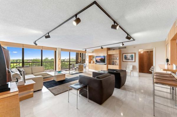 2480 Presidential Way #603, West Palm Beach, Florida 33401, image 1