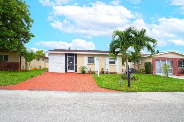 Crystal Lake Golf Villas, 1751 NW 48th Pl, Deerfield Beach, Florida 33064, image 1