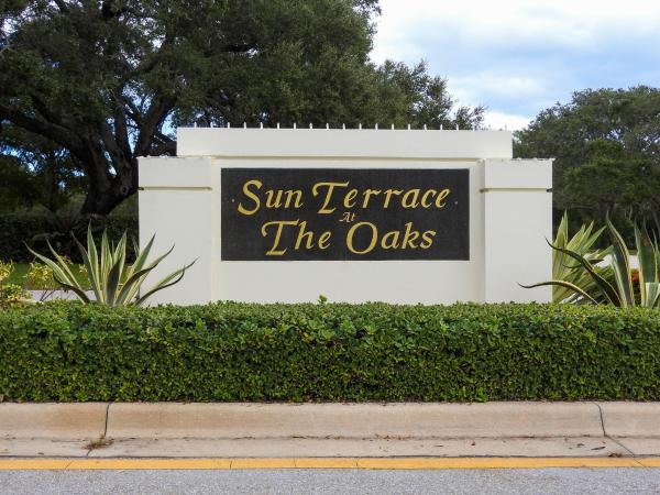 Sun Terrace At The Oaks, 1702 Silverleaf Oak Ct, Palm Beach Gardens, Florida 33410, image 1