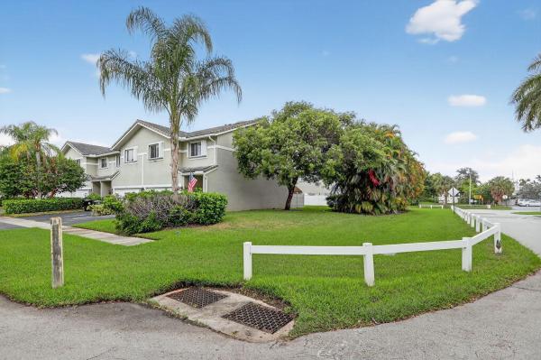 Lighthouse Pointe Villas, 5420 Pointe Villa Dr #A, Lighthouse Point, Florida 33064, image 1