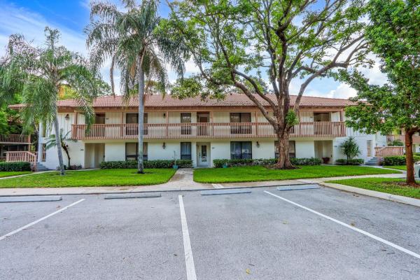Golf Villas, 133 Brackenwood Rd, Palm Beach Gardens, Florida 33418, image 1