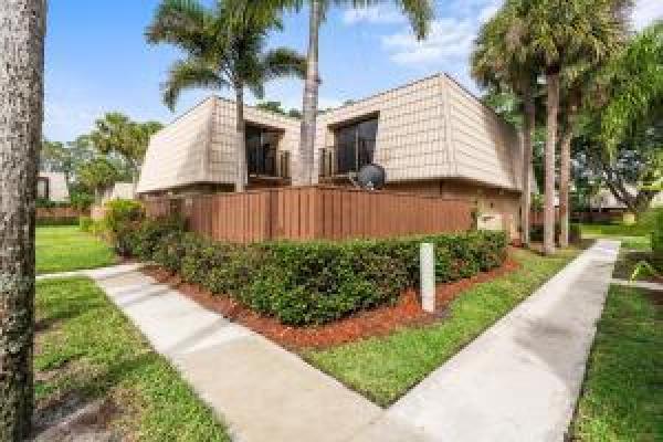 Village Of Sandalwood Lakes South, 5311 53rd Way, West Palm Beach, Florida 33409, image 1