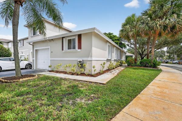 Crystal Lake Village, 851 NW 42nd Pl #851, Deerfield Beach, Florida 33064, image 1