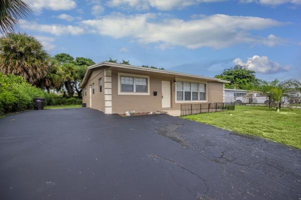 Roosevelt Estates, 1023 N Australian Ave, West Palm Beach, Florida 33401, image 1