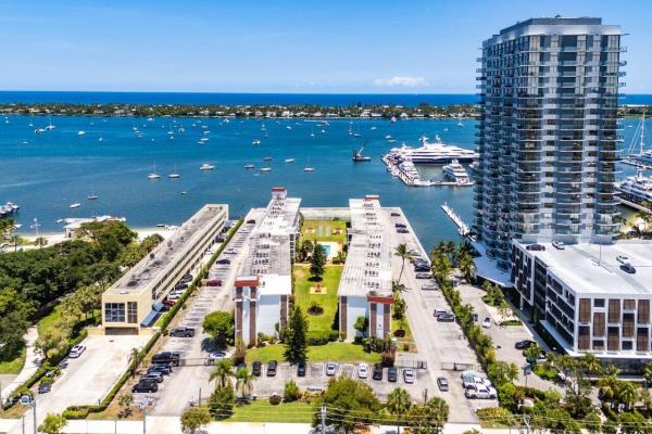 Regency Surf & Racquet Club, 4500 N Flagler Dr #D23, West Palm Beach, Florida 33407, image 1