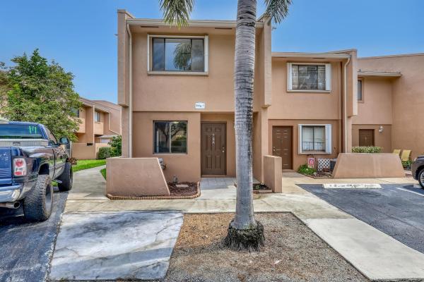 Royal Village Townhouses, 139 Sparrow Dr #5a, Royal Palm Beach, Florida 33411, image 1