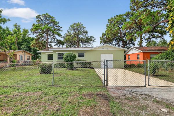 Pinar, 3003 Avenue M, Fort Pierce, Florida 34947, image 1