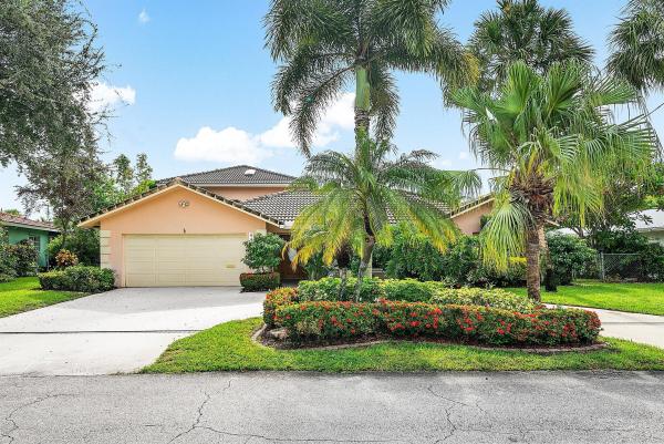 Lake Floresta Park, 440 NW 11th Ave, Boca Raton, Florida 33486, image 1