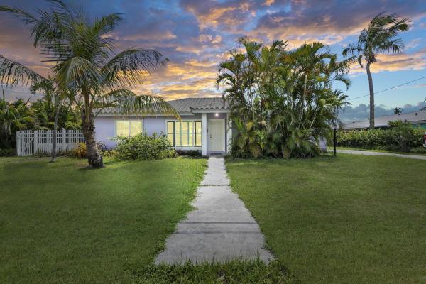 Fort Pierce Beach, 1745 Binney Dr, Fort Pierce, Florida 34949, image 1