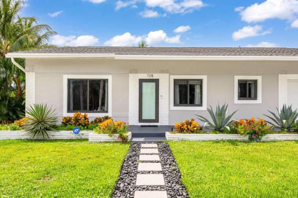 Mangrove Walk, 728 NE 9th Ave, Boynton Beach, Florida 33435, image 1