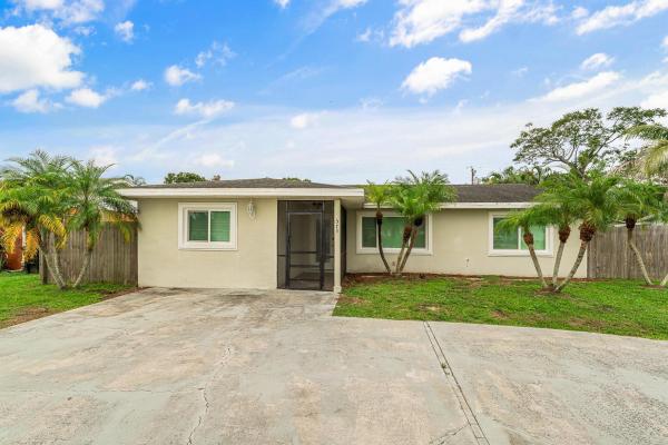 Floresta Pointe, 573 SE Floresta Dr, Port St. Lucie, Florida 34983, image 1