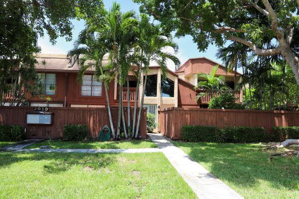 7019 SW 115 Pl #F31, Unincorporated Dade County, Florida 33173, image 1