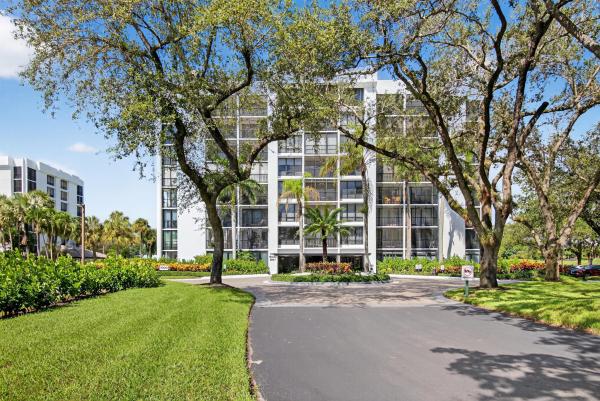 Lakewood Midrise At Boca West Country Club, 7847 Lakeside Blvd #1042, Boca Raton, Florida 33434, image 1
