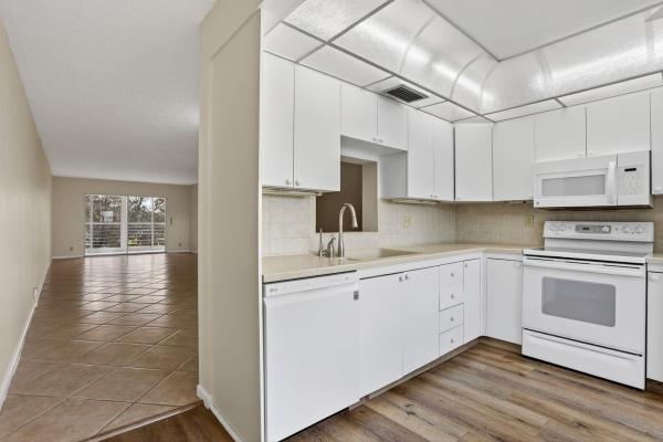 Granada Village, 2006 Granada Dr #O3, Coconut Creek, Florida 33066, image 1