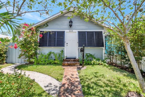 Lake Worth Town, 220 S L St #1, Lake Worth Beach, Florida 33460, image 1
