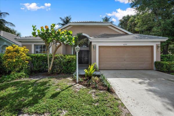 Brittany Village, 4295 Grosvenor Ct, West Palm Beach, Florida 33409, image 1