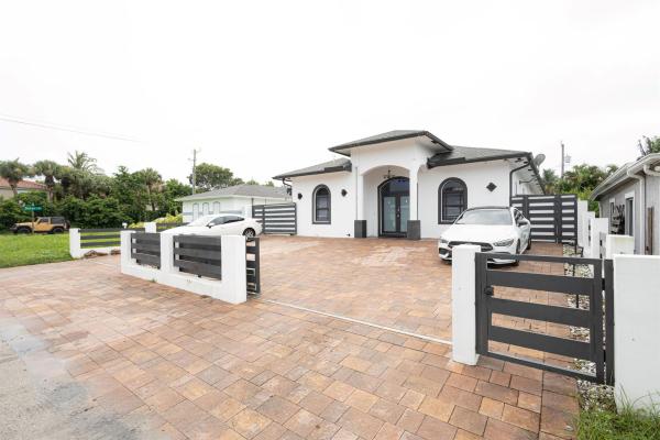 725 Mercury St, West Palm Beach, Florida 33406, image 1