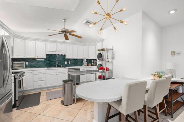 1433 Captains Walk #18d, Fort Pierce, Florida 34950, image 1