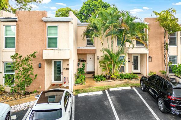 Kensington Place Townhouses, 682 Kensington Pl, Wilton Manors, Florida 33305, image 1