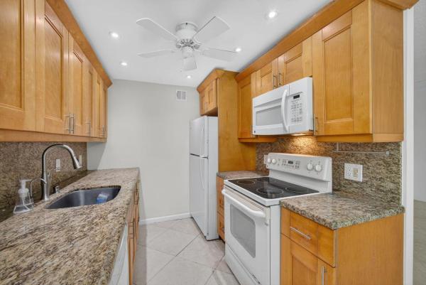 2020 Cornwall A, Boca Raton, Florida 33434, image 1