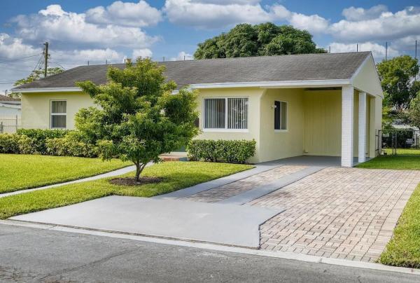 Country Club Park, 906 Lytle St, West Palm Beach, Florida 33405, image 1