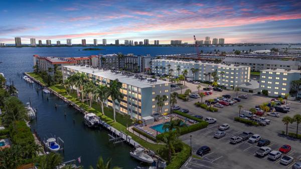 Schooner Bay, 109 Paradise Harbour Blvd 211, North Palm Beach, Florida 33408, image 1